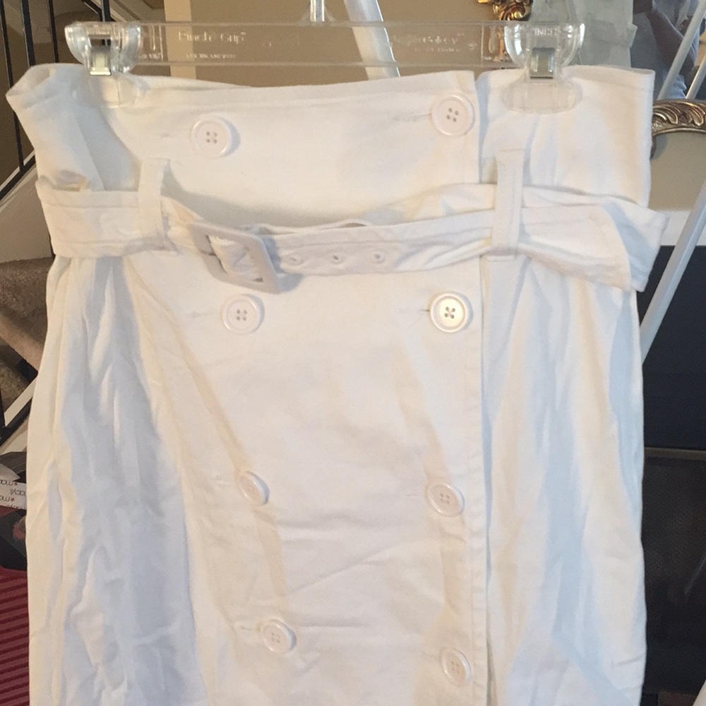 Skirt double buttons with belt high waisted.